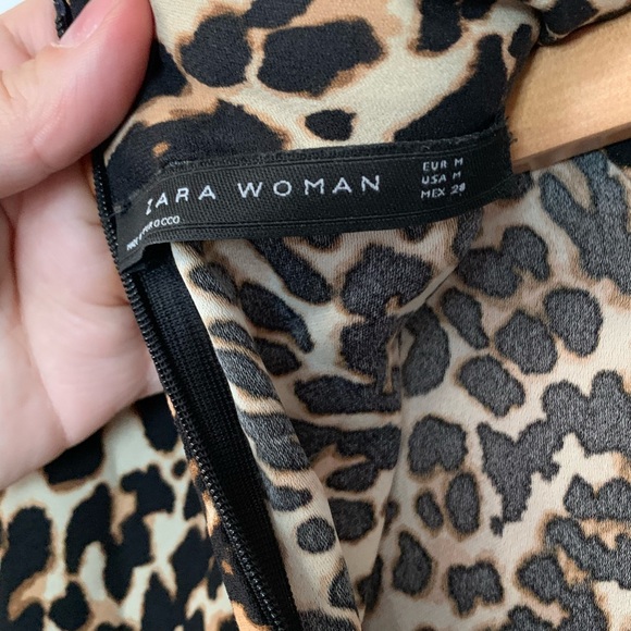 Zara animal print blouse with mock neck and back zipper size M - Picture 4 of 4